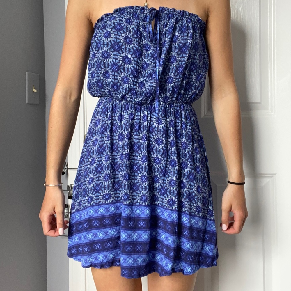 Blue strapless dress